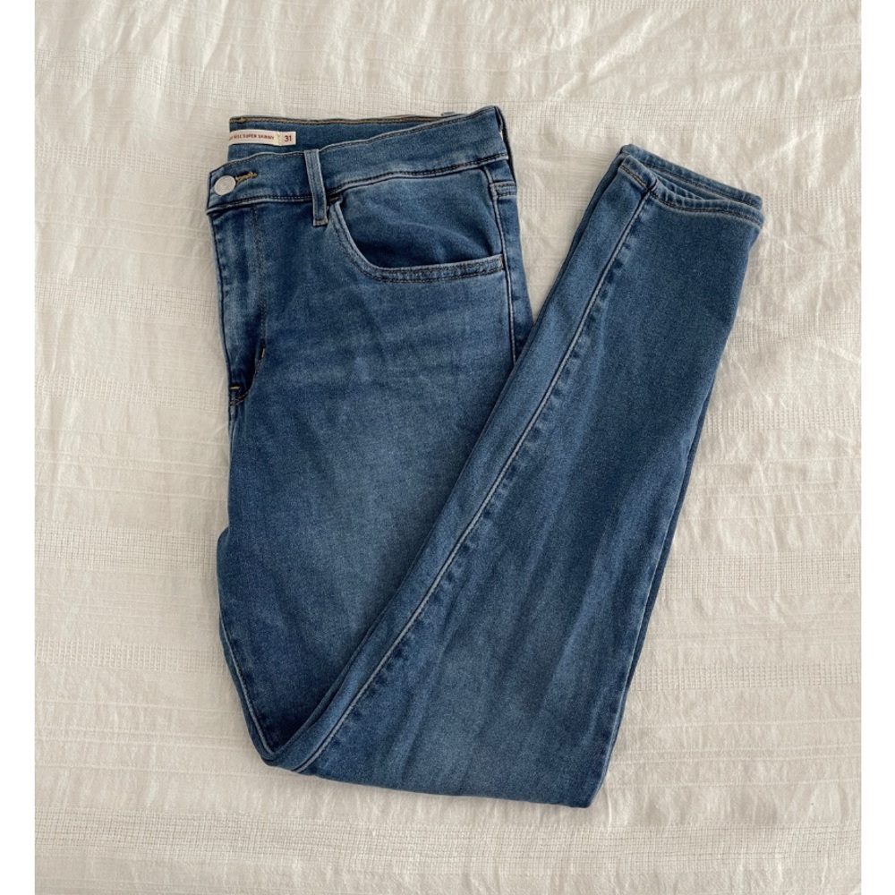 Levi 721 High Rise Jean Size 31